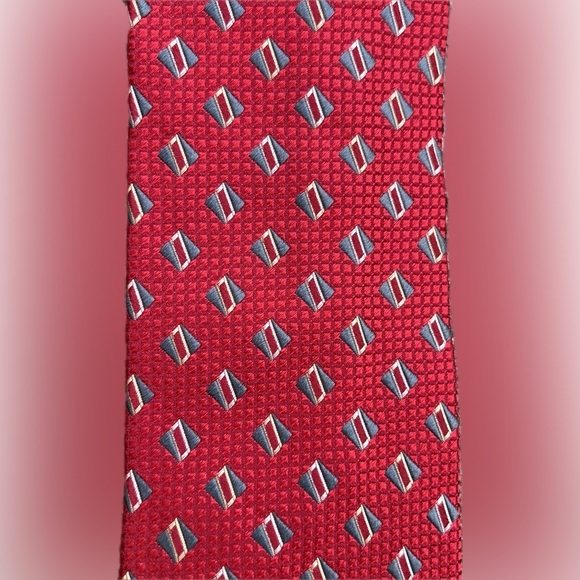 Ermenegildo Zegna Italian 100% Silk Graphic Red with Gray accent Tie - Picture 2 of 6